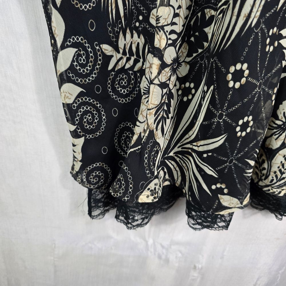 White House Black Market Sleeveless Blouse Black Floral Top - Picture 12 of 12